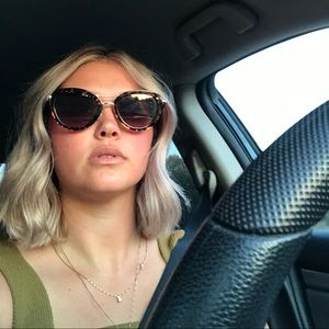 Meet your Posher, Karlie